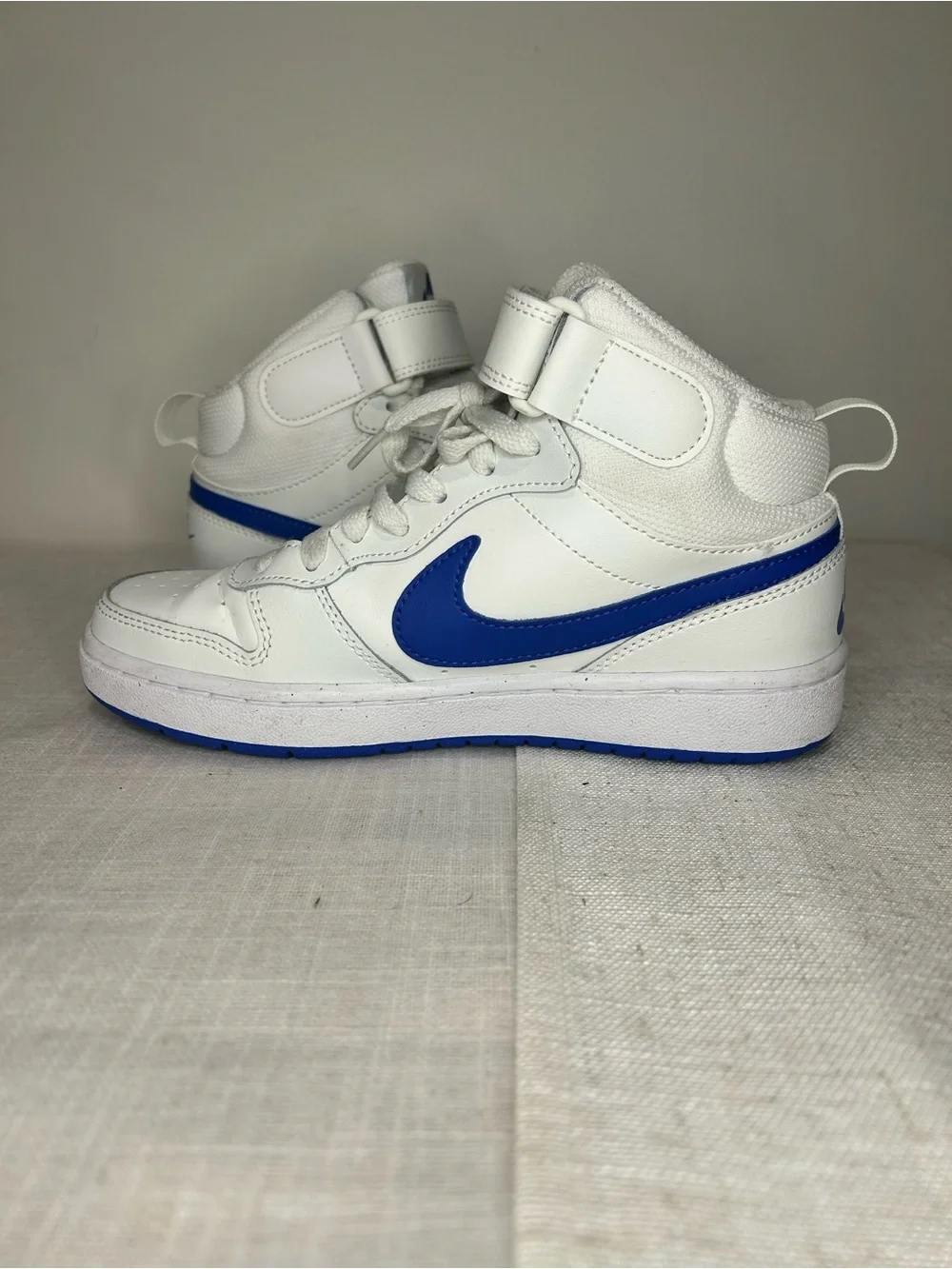 Nike court Burrough mid 2 White and Blue High-Top Sneakers with